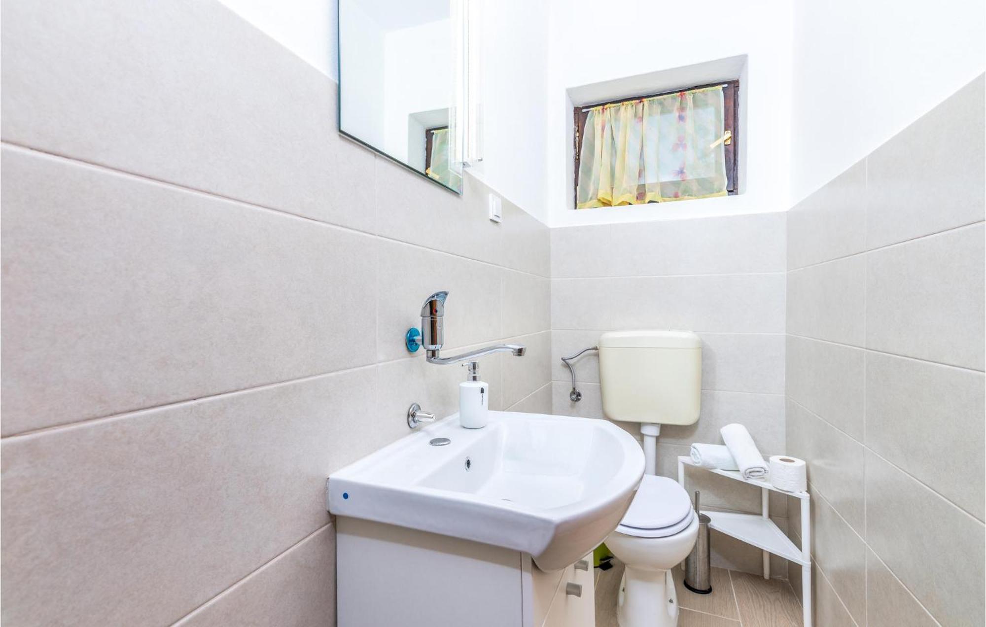 3 Bedroom Nice Apartment In Krk 克尔克 外观 照片