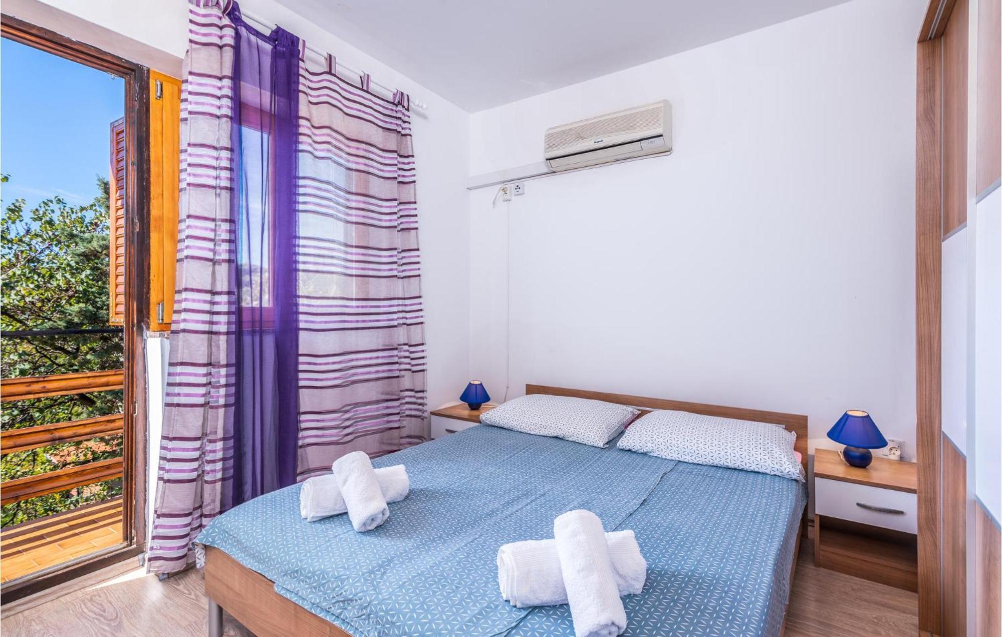 3 Bedroom Nice Apartment In Krk 克尔克 外观 照片