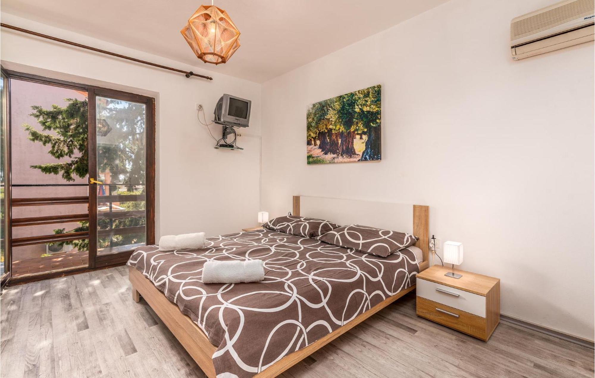 3 Bedroom Nice Apartment In Krk 克尔克 外观 照片