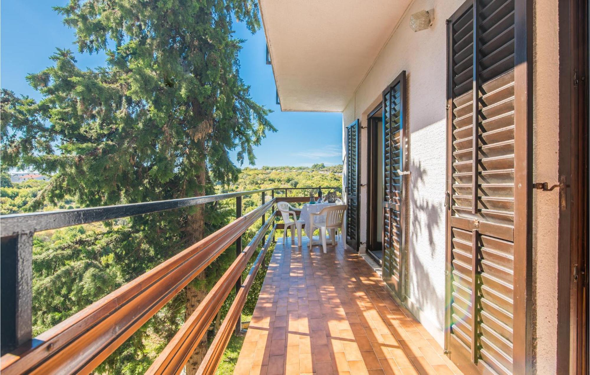 3 Bedroom Nice Apartment In Krk 克尔克 外观 照片