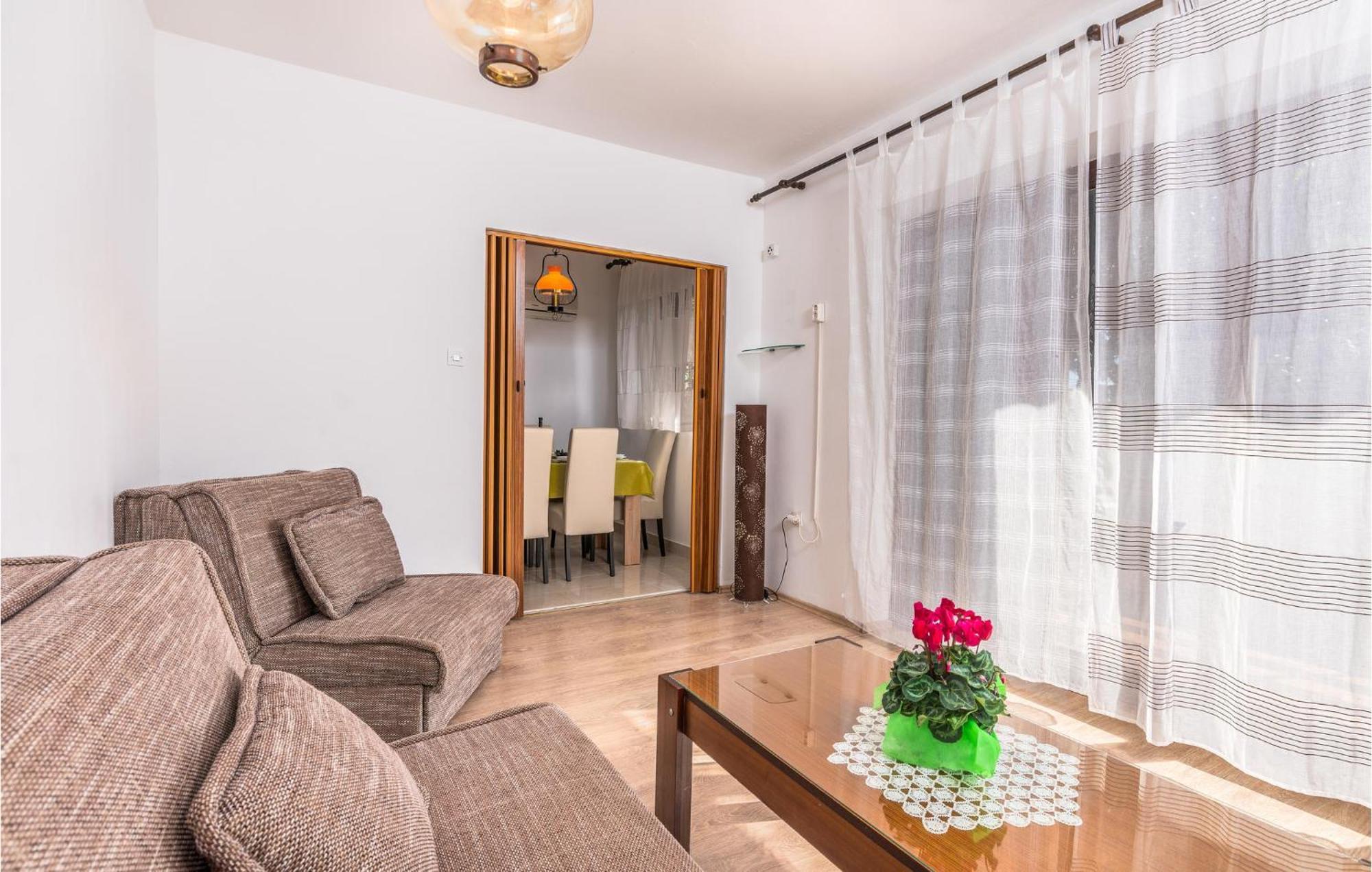 3 Bedroom Nice Apartment In Krk 克尔克 外观 照片